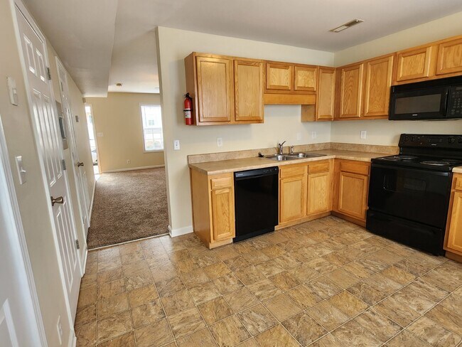 Building Photo - 248-2C EXECUTIVE AVE, CLARKSVILLE, TN 37042
