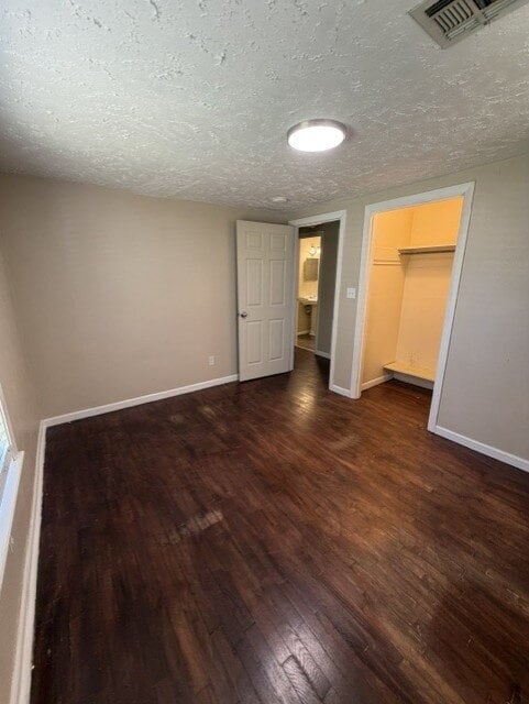 Building Photo - Move In Special! 50% Off First Months Rent