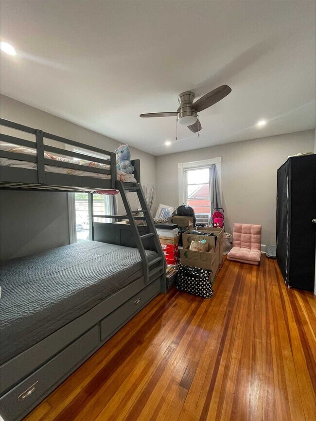 Building Photo - 138 Church St