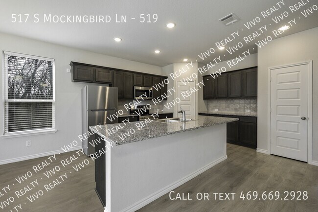 Building Photo - 517 S Mockingbird Ln