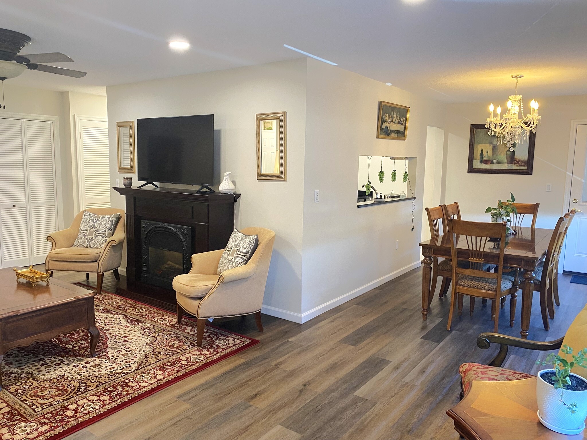 Building Photo - 328 Sierra Vista Ln