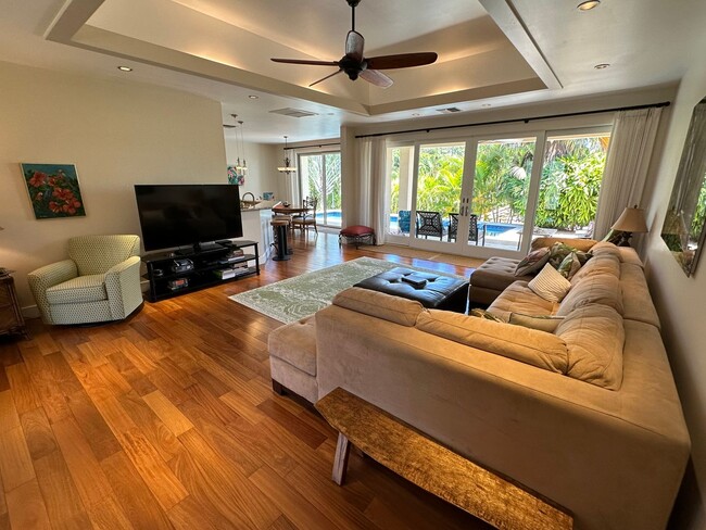 Building Photo - Luxury Living at the Edge of S. Kihei Bordering Wailea!