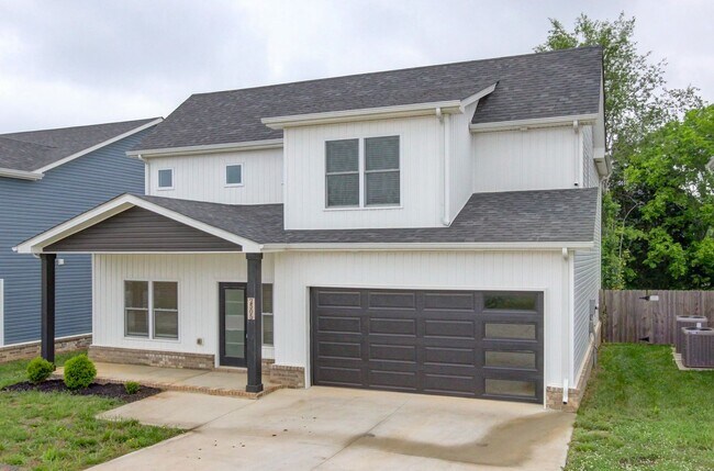 Building Photo - Whoa....this is sharp and new in every roo...