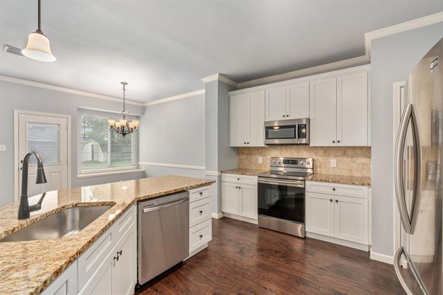 Building Photo - 1704 Sandera Ct