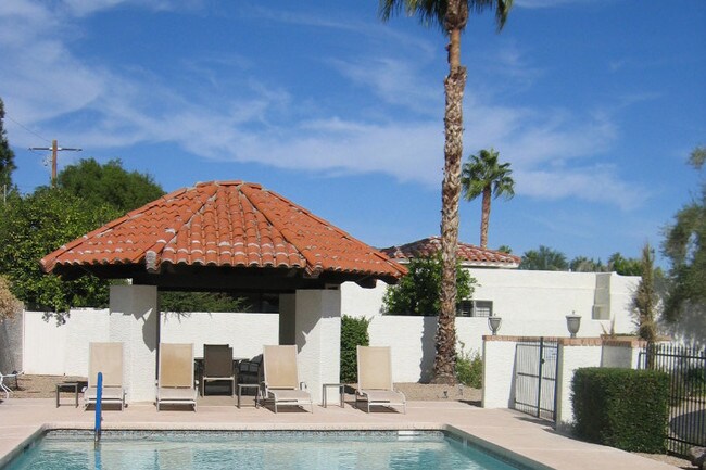 Building Photo - 4823 N 35th Pl