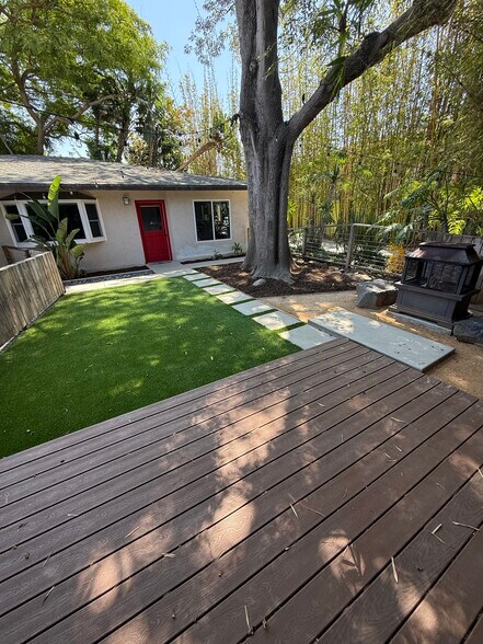 Front Deck - 2626 Delaware St