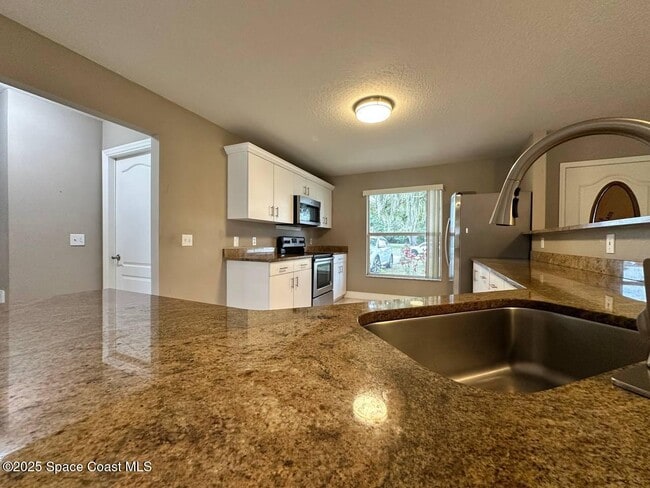 Building Photo - 3060 Sea Gate Cir