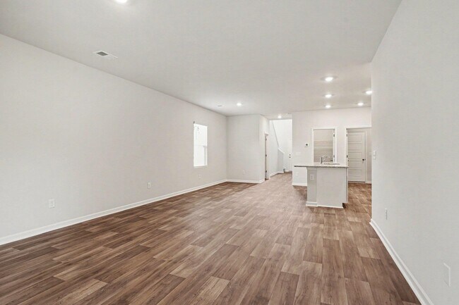 Building Photo - 1120 Tibetan St