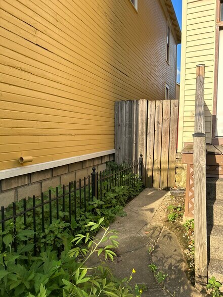 Building Photo - 1104 Mount Pleasant Ave