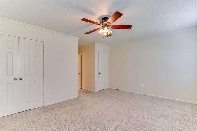 Building Photo - 407 Folkstone Cir