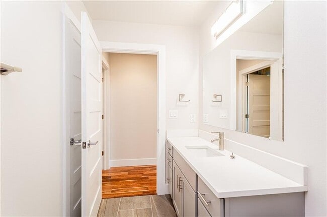 Building Photo - 2509 Del Curto Rd
