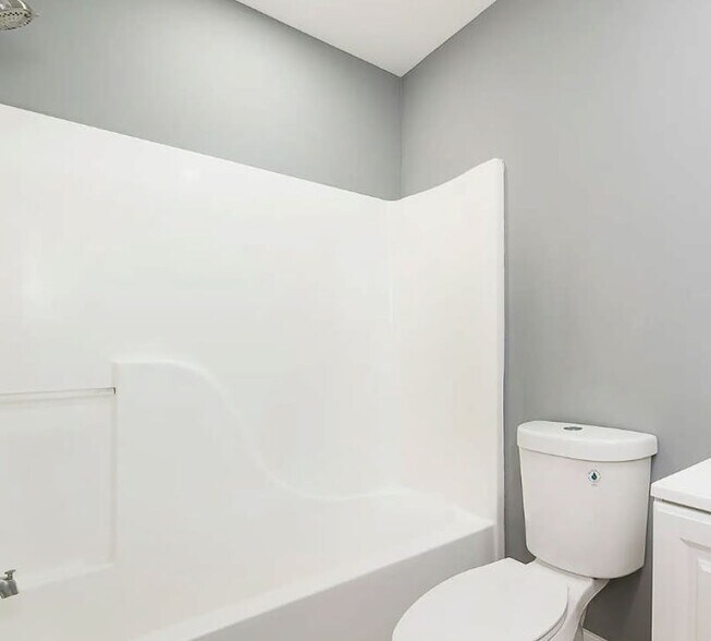 Building Photo - 6747 Wimbledon Dr