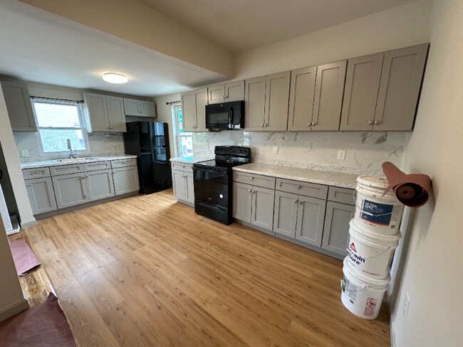 Building Photo - 55 Highland St