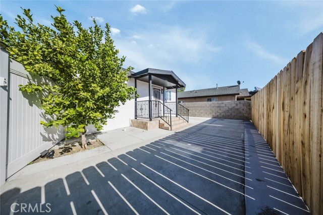 Building Photo - 10503 Cantara St