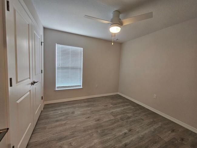 Building Photo - Move-In Ready! Stunning 3-Bedroom Home wit...