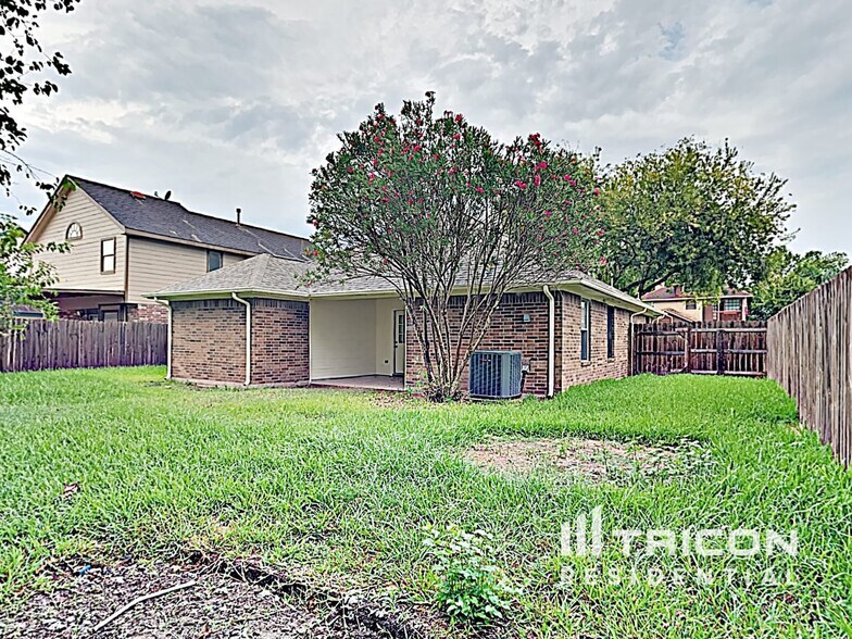 Building Photo - 4738 Black Rock St