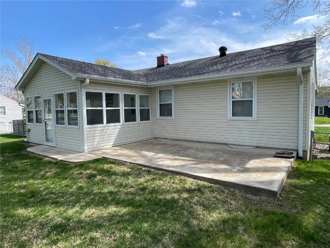 Building Photo - 433 Essen Ln