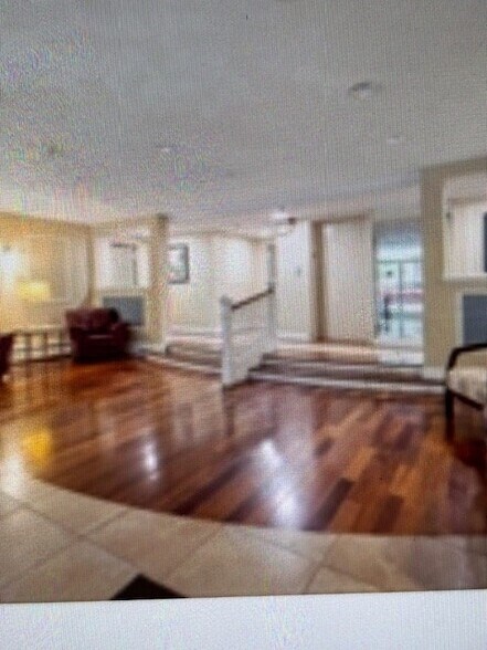 Building Photo - 50 Green St