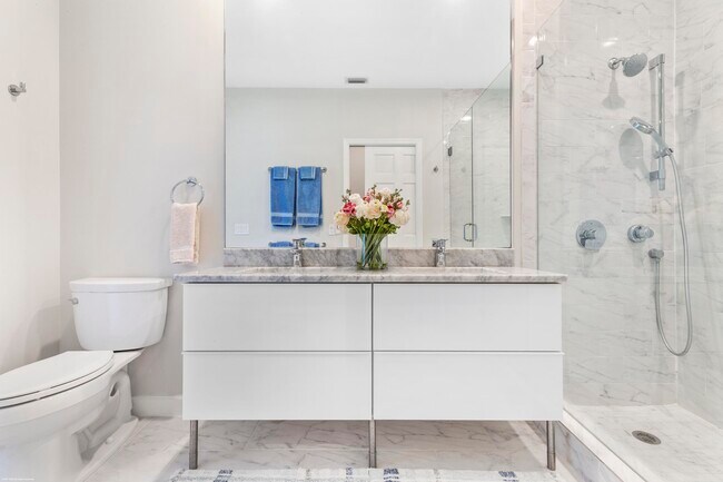 Building Photo - 15611 Milan Ct