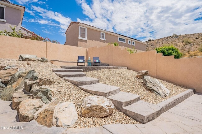 Building Photo - 445 W Mountain Sage Dr