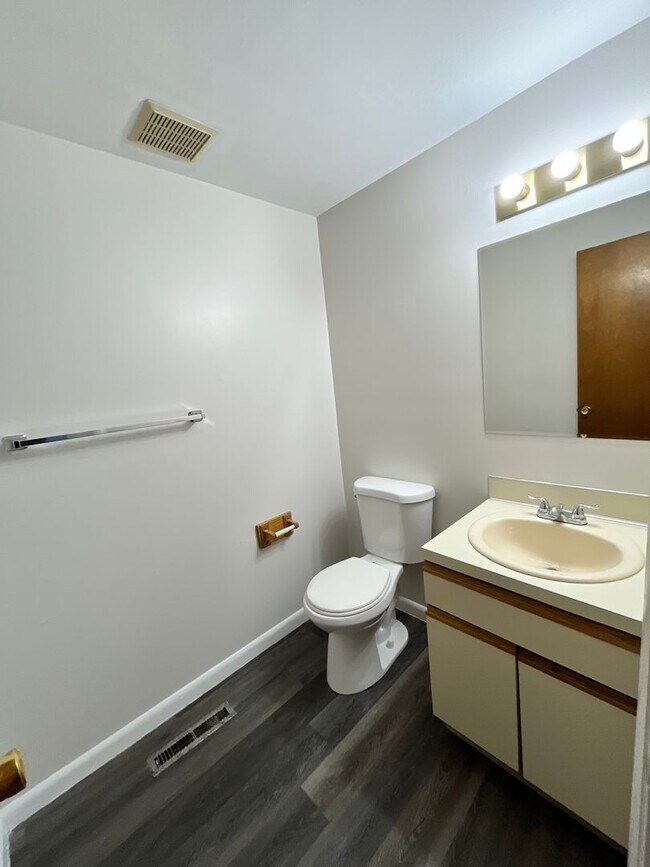 Building Photo - Town House for Rent in Liverpool