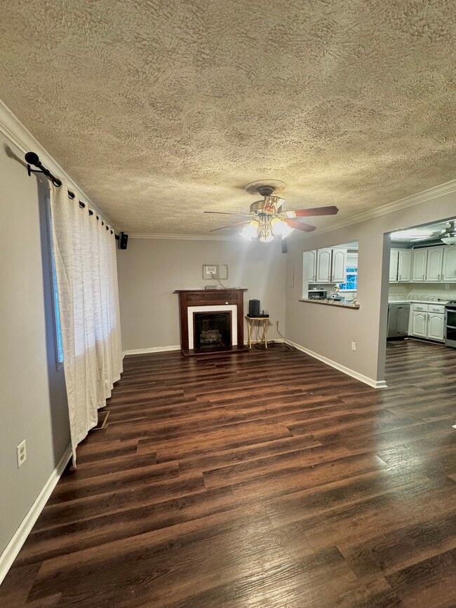 Building Photo - 509 E Hogan St