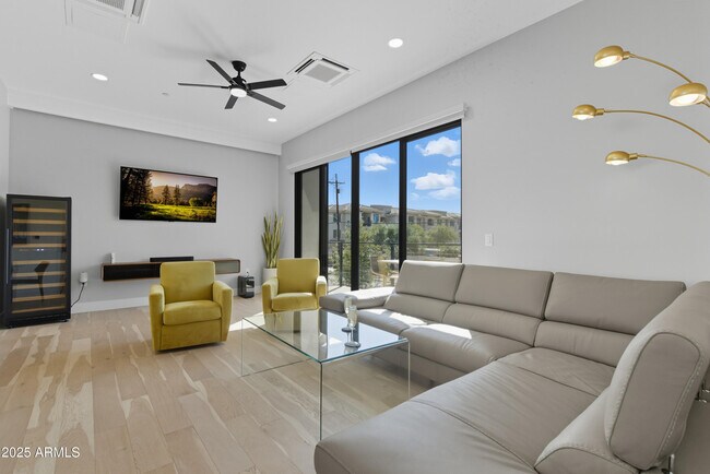 Building Photo - 1501 N Miller Rd