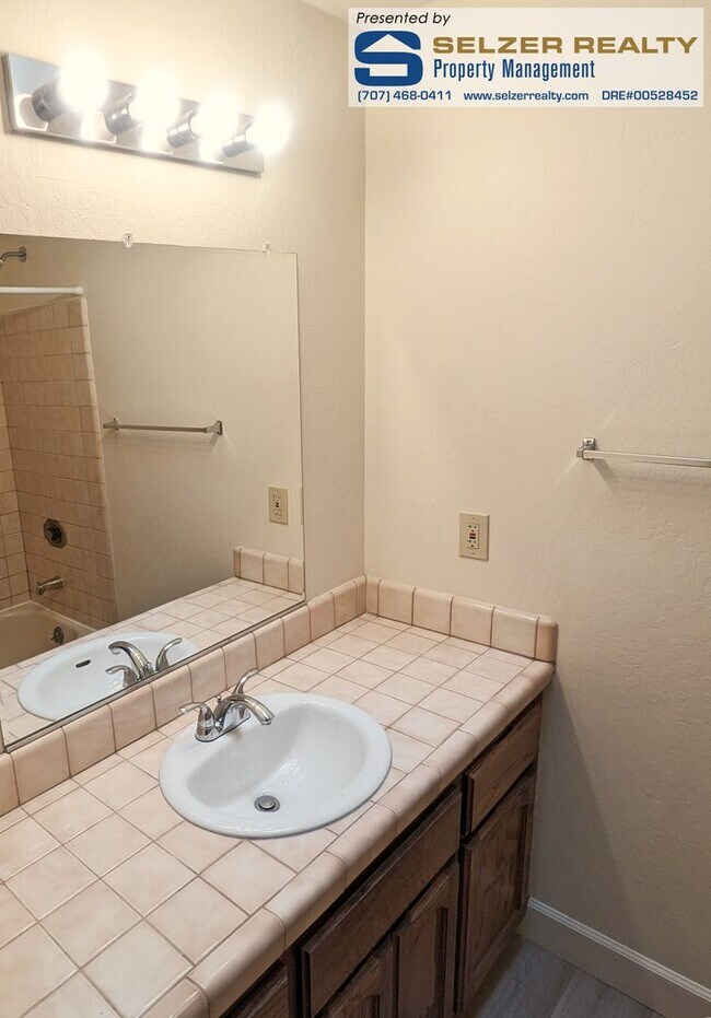 Building Photo - 1598 Padula Dr