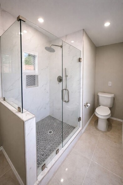 Building Photo - 2401 S Jackson Rd