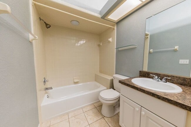Building Photo - 38 Enclave Dr
