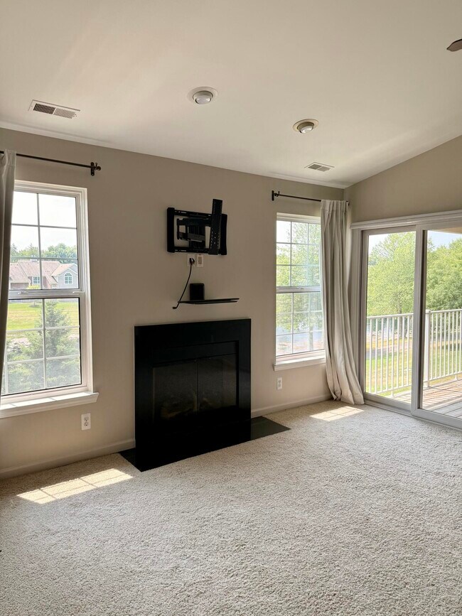 Building Photo - 2260 Leighton Dr