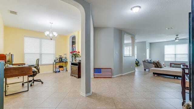 Building Photo - 12310 Red Maple Way
