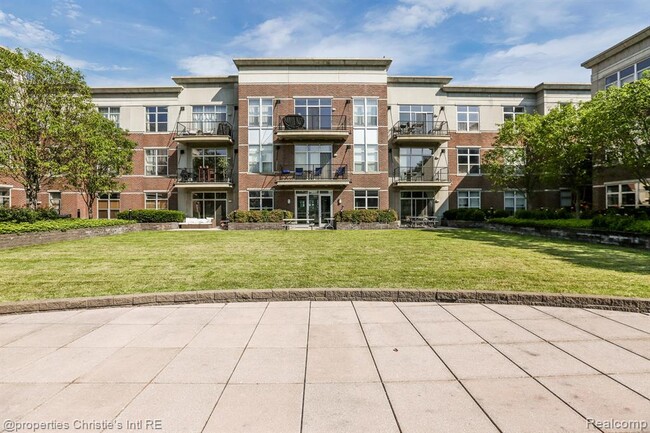 Building Photo - 66 Winder St