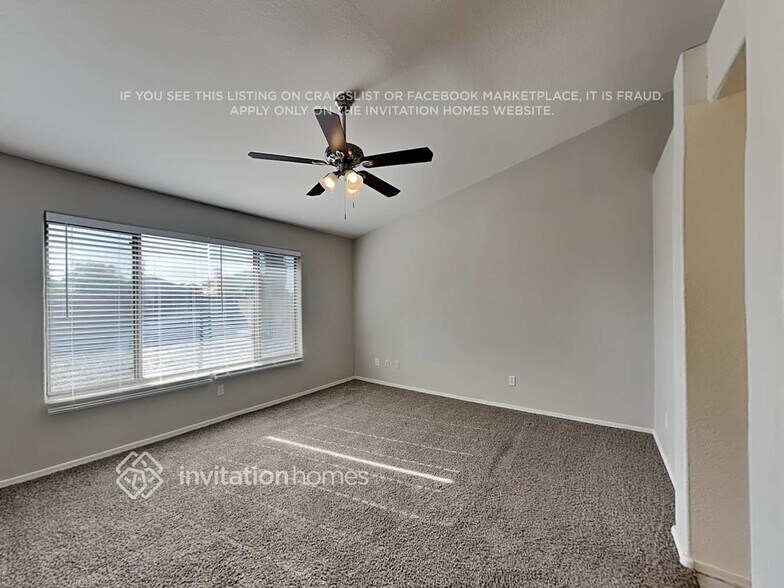 Building Photo - 1655 E Redfield Rd