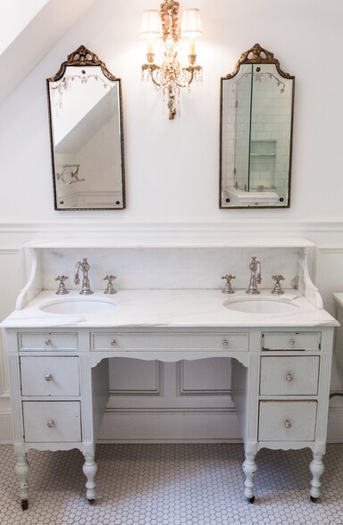 Building Photo - 3915 Benedict Canyon Dr