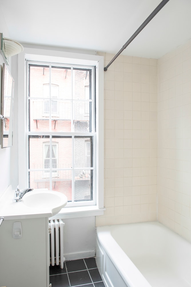 Building Photo - 33 Gray St