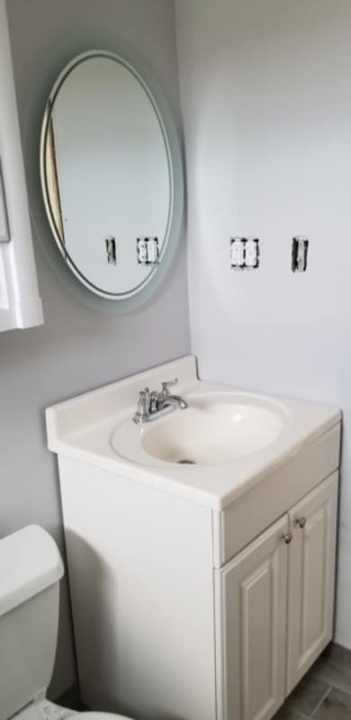 Building Photo - 1380 Riverbank St