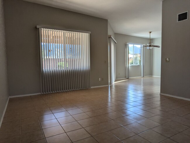 Building Photo - Oro Valley Rental