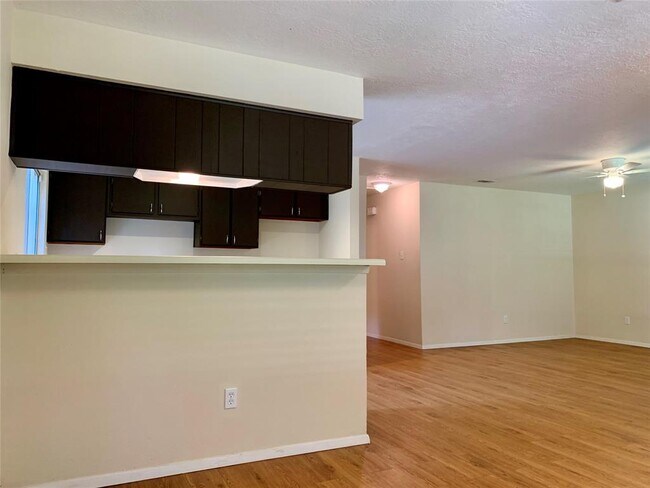 Building Photo - 22 N Wavy Oak Cir