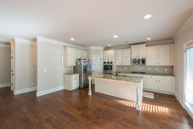 Building Photo - 2766 Hilson Commons