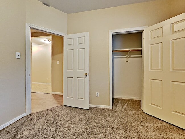 Building Photo - 12923 Tall Spruce Dr