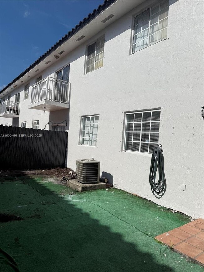 Building Photo - 7542 NW 175th St