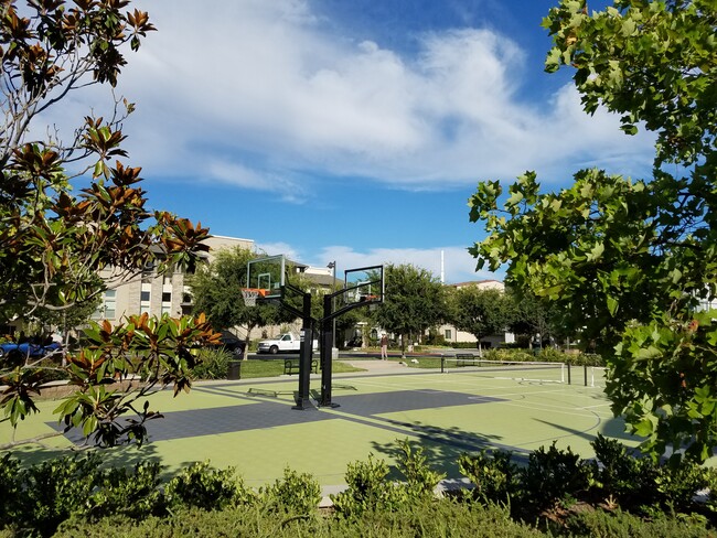 Basketball & Pickel-ball Courts - 5552 Coral Dr