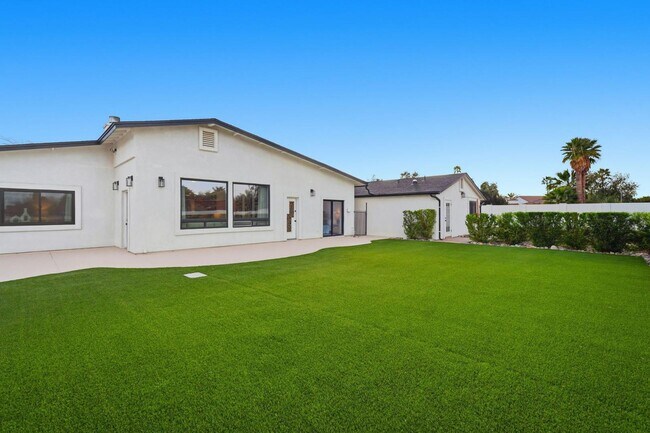 Building Photo - 6302 E Cochise Rd