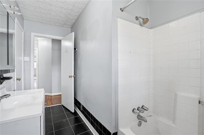 Building Photo - 5205-5205 Five Forks Trickum Rd SW