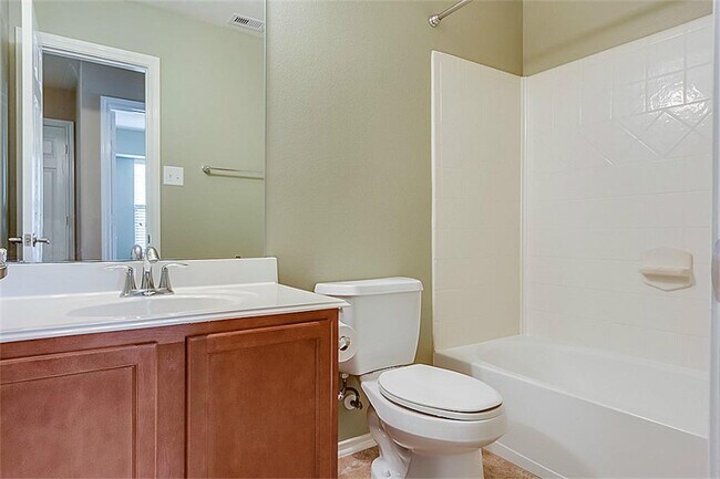 Building Photo - 251 Bloomhill Pl