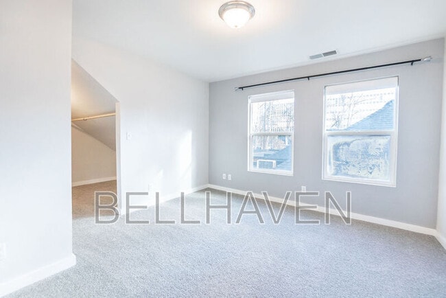 Building Photo - 624 W Fort St