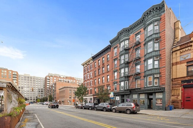 Building Photo - 1315 Washington St