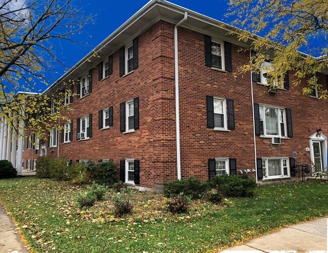 Building Photo - 3404 Maple Ave
