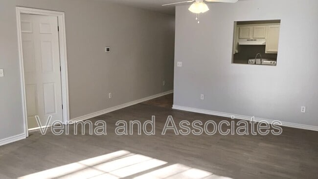 Building Photo - 281 Graystone Cir